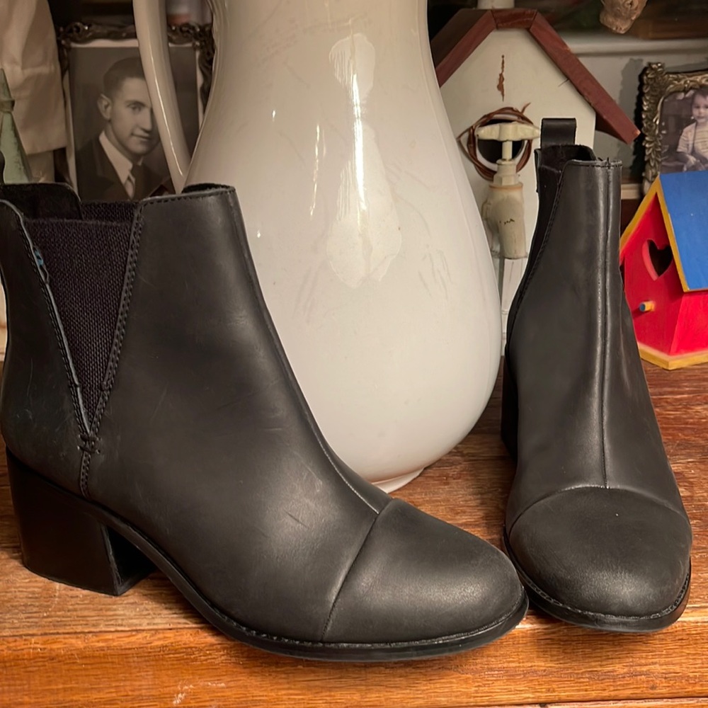 Tom’s booties